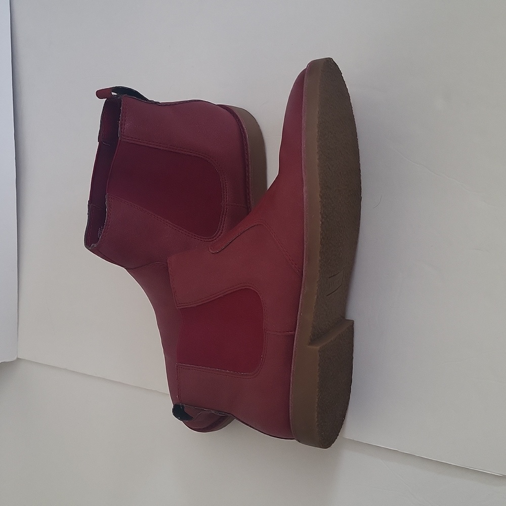 NWOT Lands' End Kids Leather Chelsea Ankle Boots in Cranberry, Size 7 - Picture 7 of 9